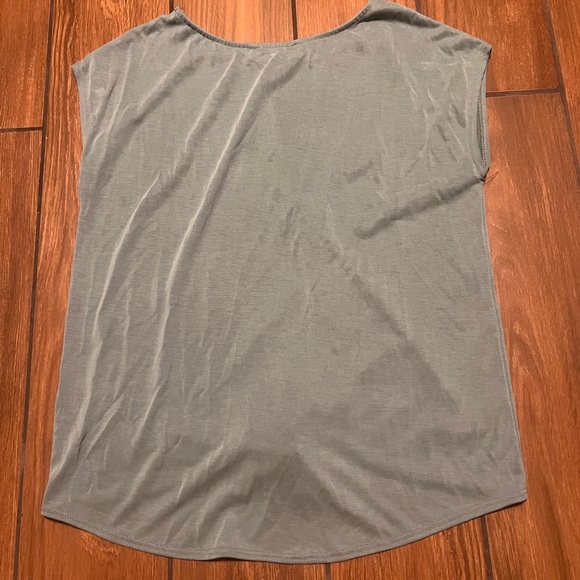 Green Envelope Top - Picture 2 of 3